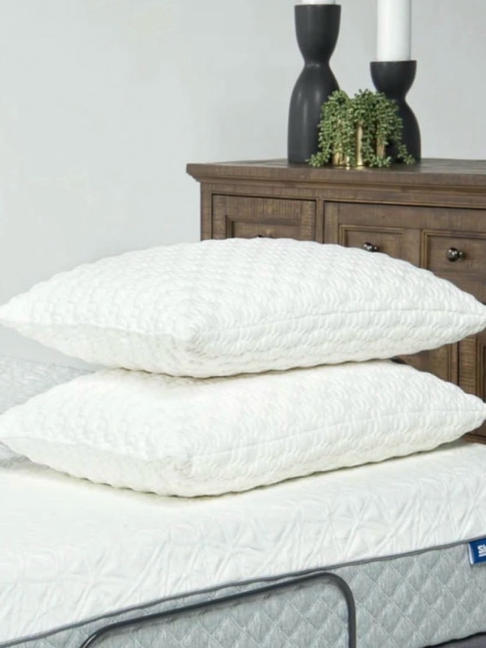 NEW Memory Foam pillows White Bed Pillows - Set of 2
